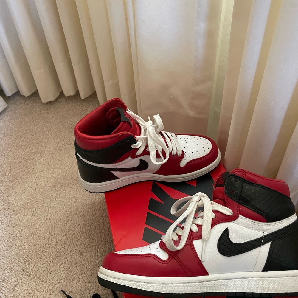 Air Jordan 1 Satin Chicago OG High